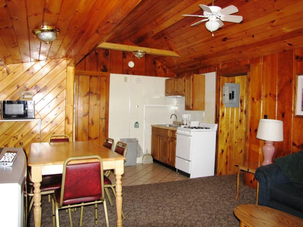 Depe Dene Resort Lake George Zimmer foto
