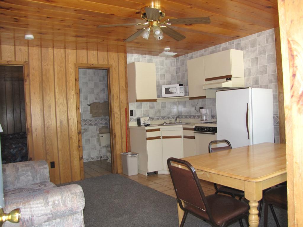 Depe Dene Resort Lake George Zimmer foto